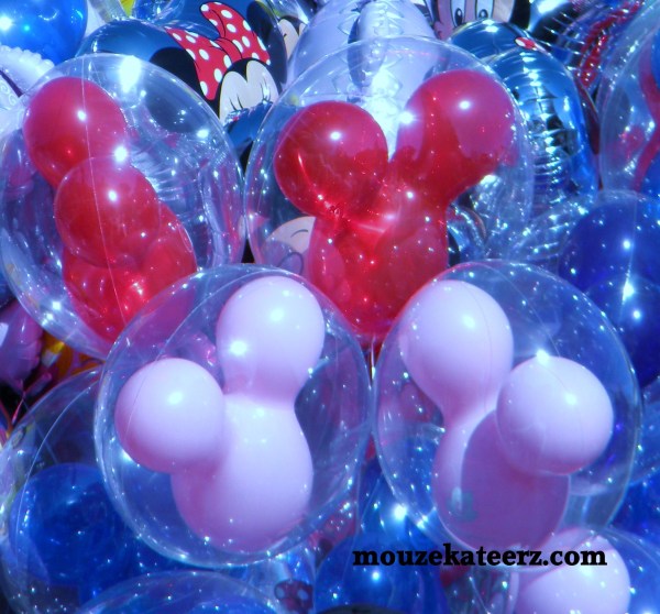 Mickey Mouse balloon photo, Disney balloon photo, Disney save money Disney vacation tips